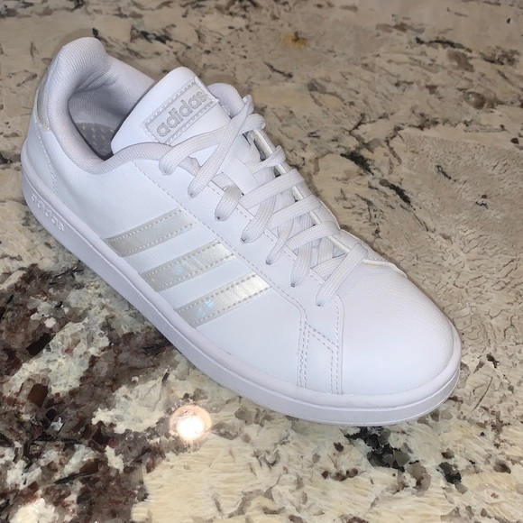 adidas Shoes - Adidas Grand Court Sneaker EUC 7.5